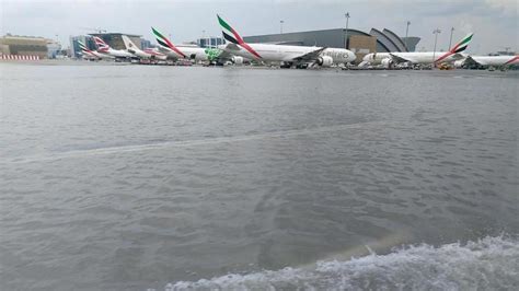 dubai airport floods